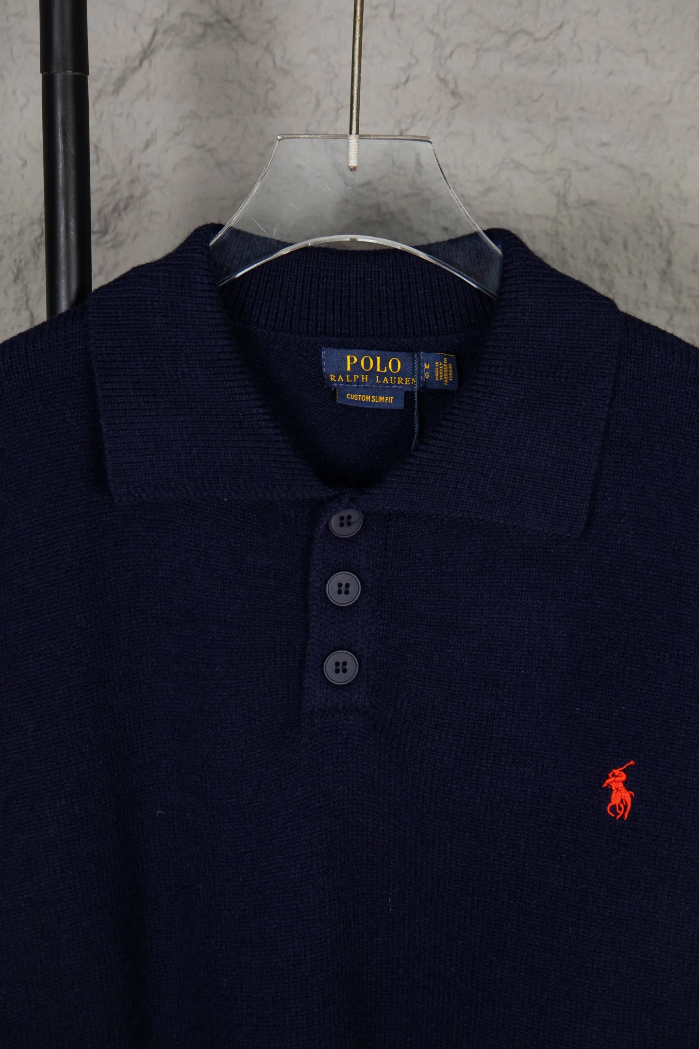 P240 2025 Ralph Lauren #ootddailywear #Autumn and winter sweater #Knitted sweater outfit #ralph lauren sweater #Can be worn by both men and women I finally waited until the Ralph men’s twist sweater half-button chest shirt was put on and it’s finally here! The hottest half-zip sweater! Limited editions every year, there won’t be many models in the store! Ralph Lauren men's half-button sweater has a really nice shape. It can be worn alone or as a coat. It can be worn outside or worn with a shirt~100% pure cotton. #Practical wear. Color, white, navy blue, khaki, gray, size S to Limited editions every year, there won’t be many models in the store! Ralph Lauren men's half-zip twist sweater [Fire R] has a really nice shape. It can be worn alone or as a jacket. It can be worn inside or outside, or it can be worn with a shirt inside ~ 100% pure cotton #Practical wear,, style number, 8023. Color, white, navy blue, khaki, gray, size S to XL